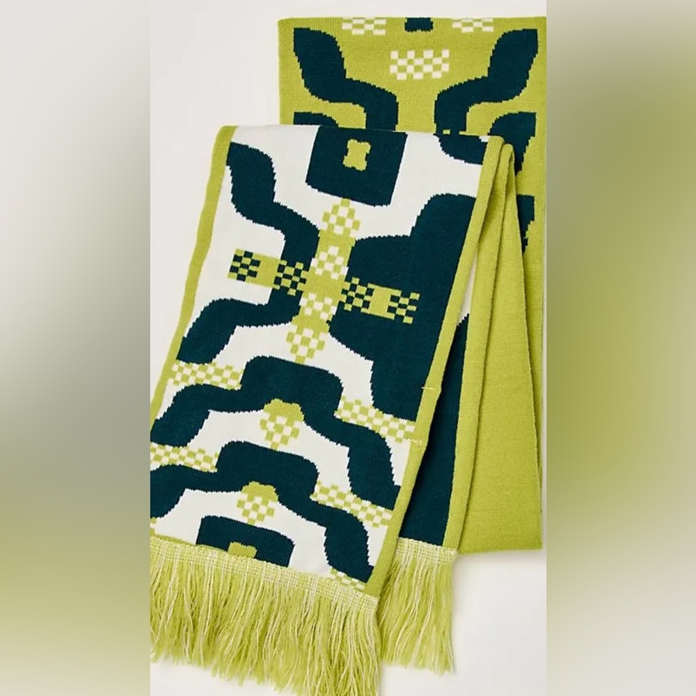 NWT Free People Movement Big League Reversible Logo Scarf in Honeydew 🍈 NWT $48 - Picture 6 of 8